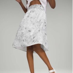 Lululemon Lightweight Pull-On Super-High Rise Midi Skirt
